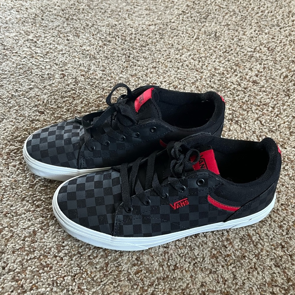 Boys Youth Vans Sz.5